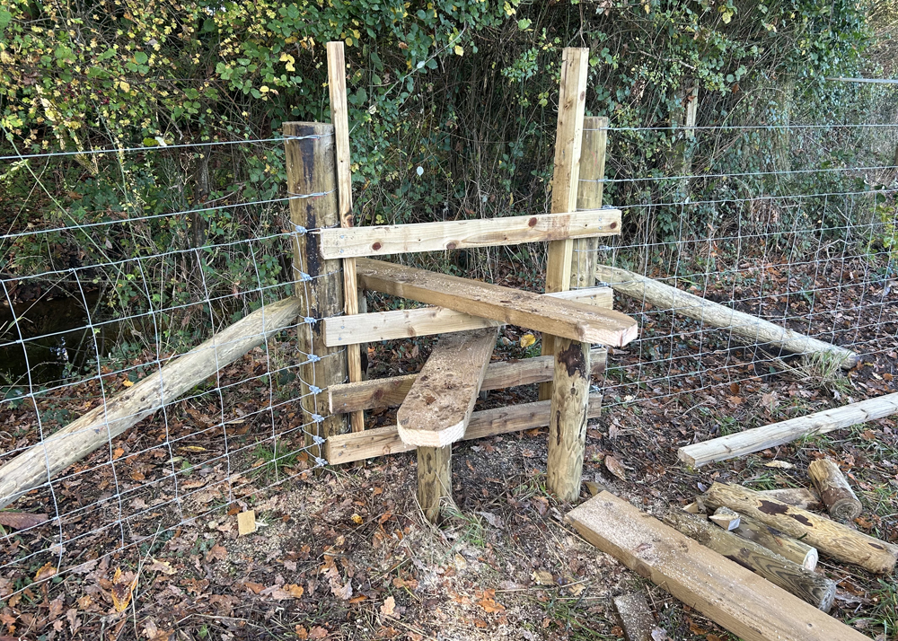 Equestrian Fencing Gates. Equestrian Fencing Berkshire and Hampshire
